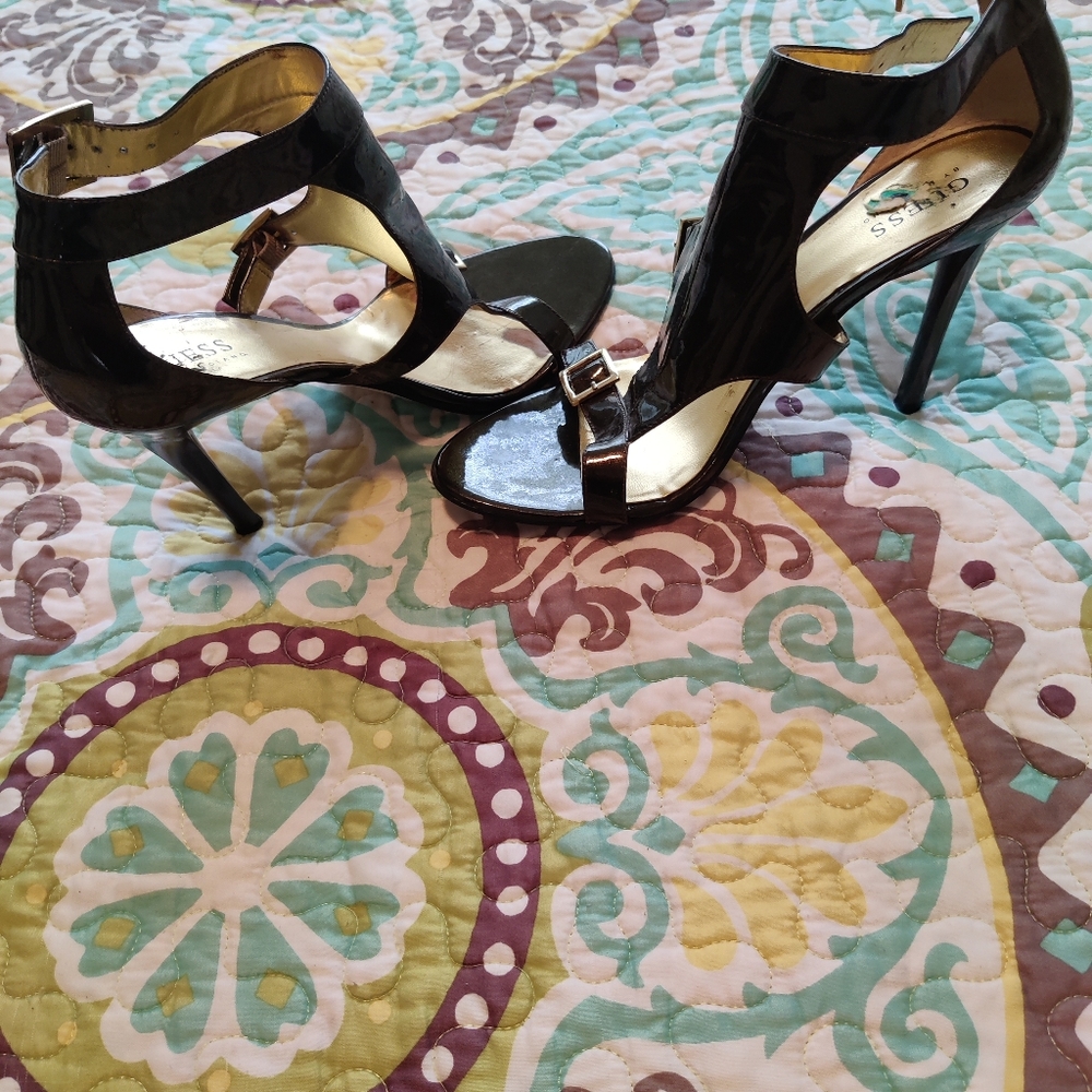 Guess shoes size 8